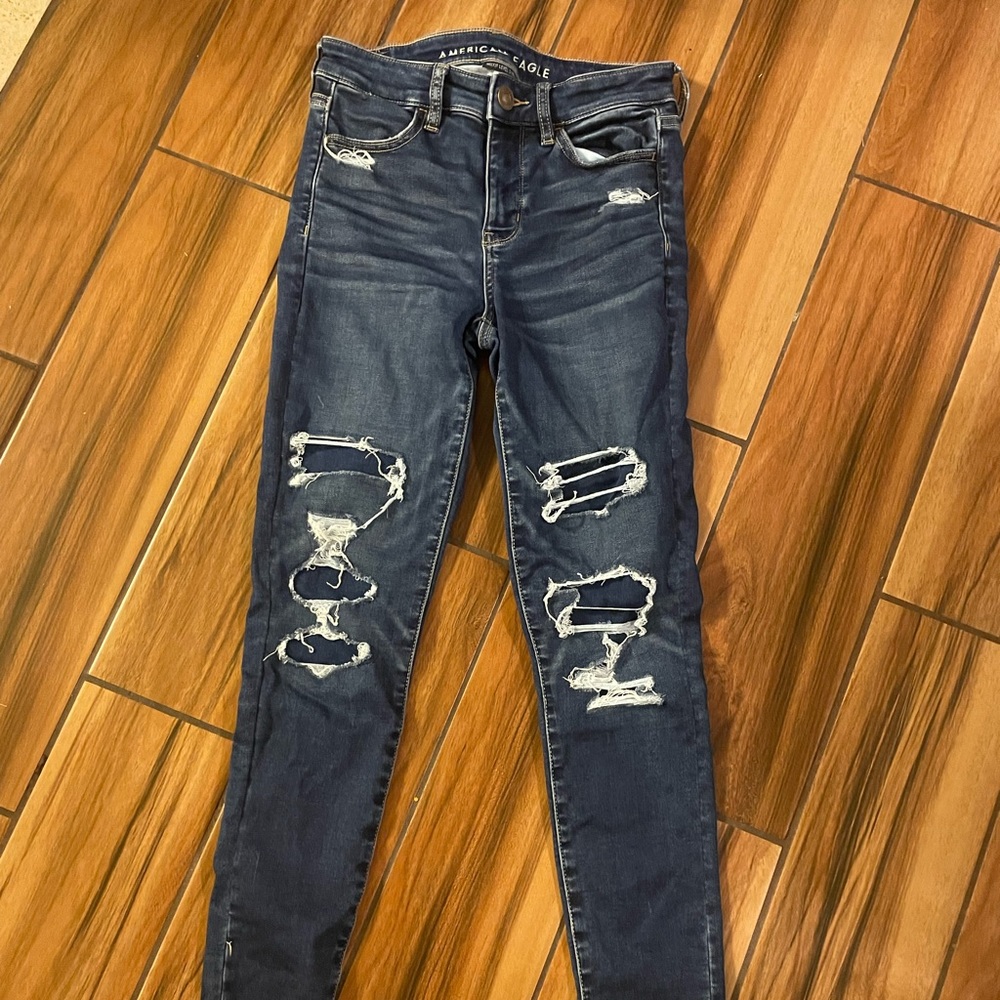 american eagle jeans||size 2||slightly worn